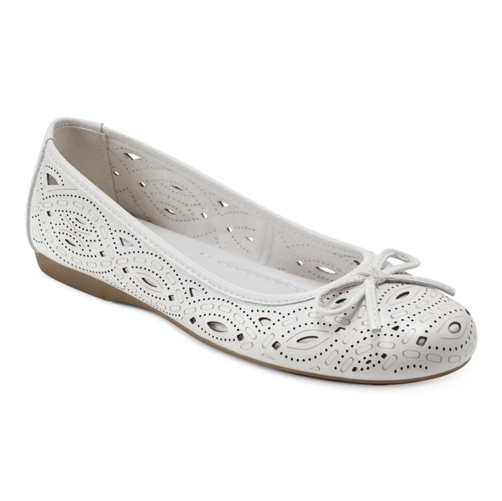 Earth Josie White Leather Ballet Flats 9 Perforated Laser Cut Bow Comfort